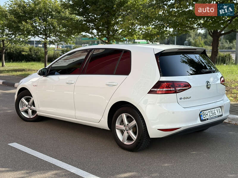 Хэтчбек Volkswagen e-Golf 2014 в Киеве