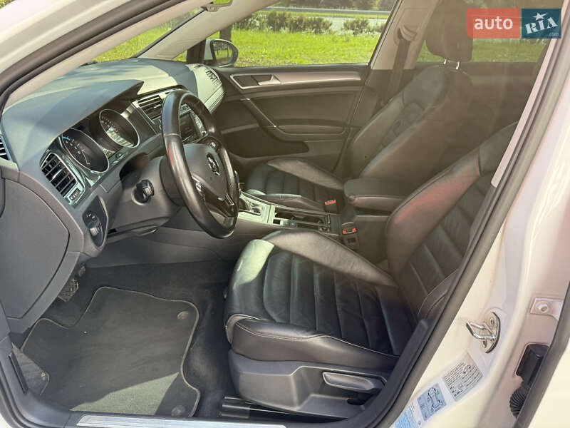 Хэтчбек Volkswagen e-Golf 2014 в Киеве