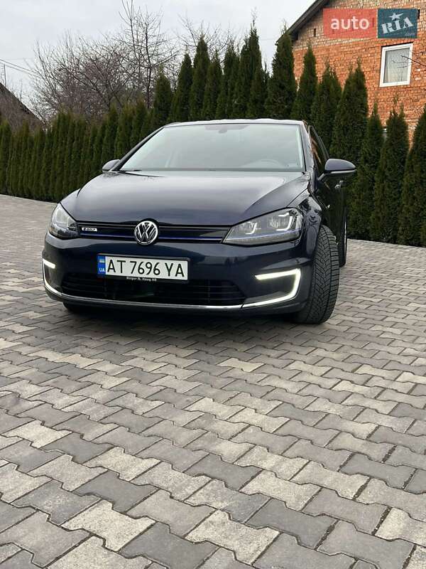 Хетчбек Volkswagen e-Golf 2015 в Косові фото 2 Хетчбек Volkswagen e-Golf 2015 в Косові