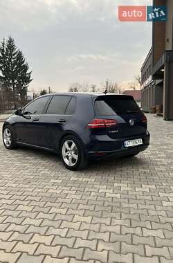 Хэтчбек Volkswagen e-Golf 2015 в Косове