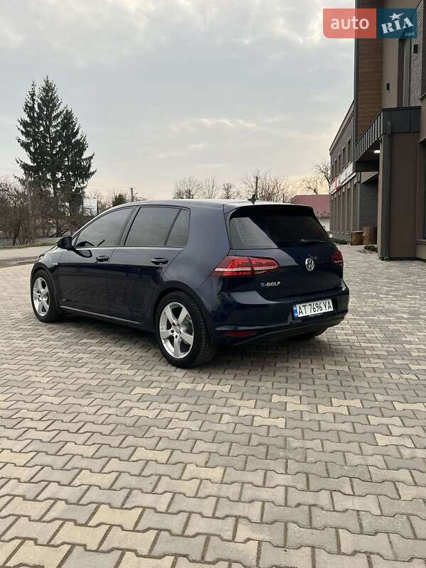 Хетчбек Volkswagen e-Golf 2015 в Косові фото 14 Хетчбек Volkswagen e-Golf 2015 в Косові