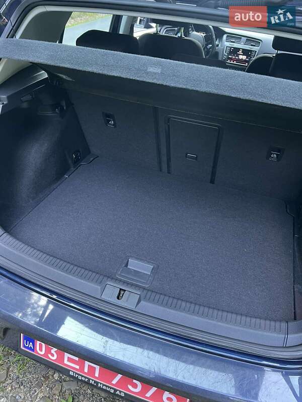 Хетчбек Volkswagen e-Golf 2015 в Косові фото 29 Хетчбек Volkswagen e-Golf 2015 в Косові