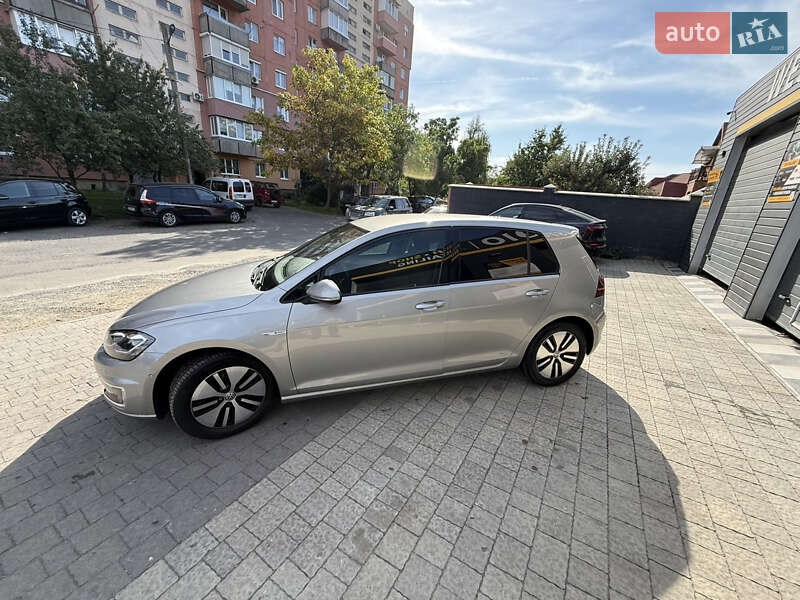 Хэтчбек Volkswagen e-Golf 2017 в Мукачево