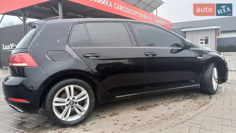 Хэтчбек Volkswagen e-Golf 2017 в Переяславе