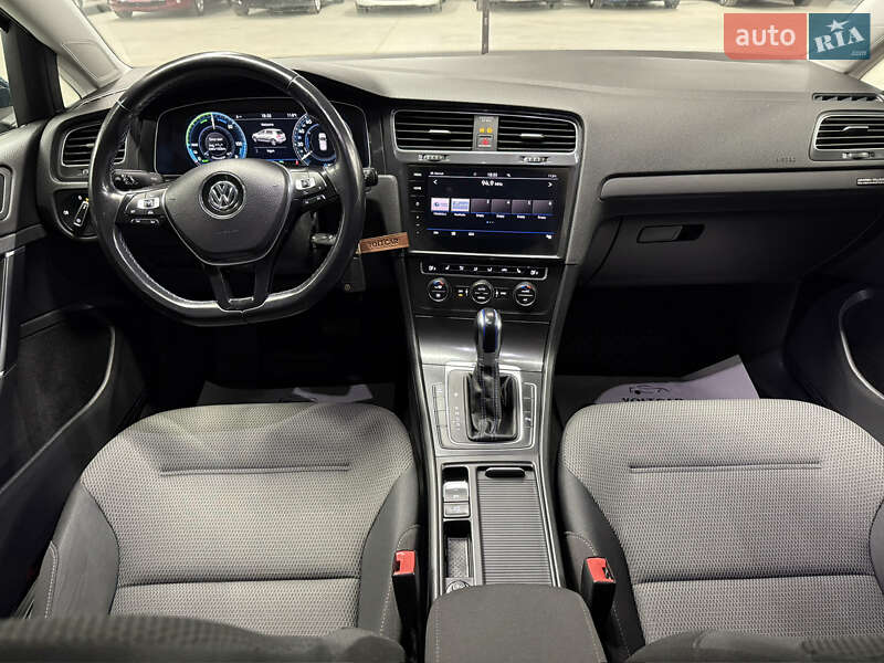 Хэтчбек Volkswagen e-Golf 2018 в Владимире