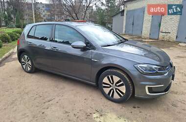 Хетчбек Volkswagen e-Golf 2017 в Сумах