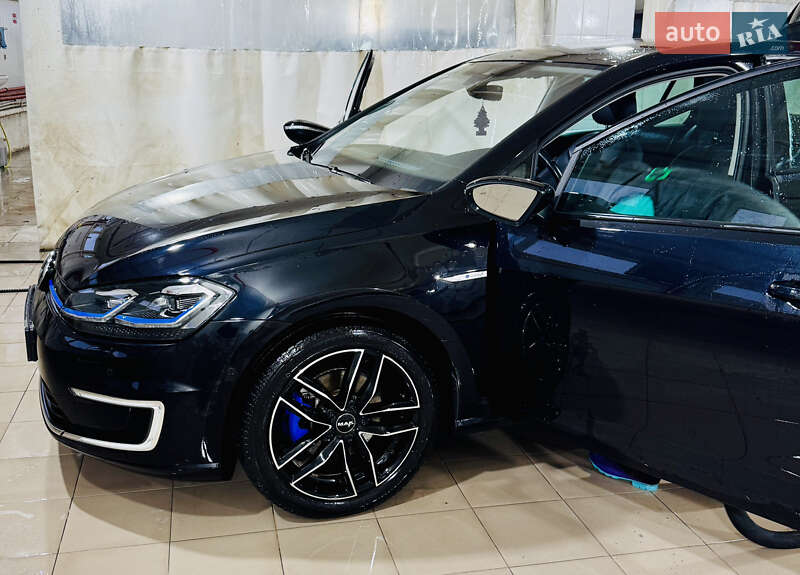 Хетчбек Volkswagen e-Golf 2018 в Львові