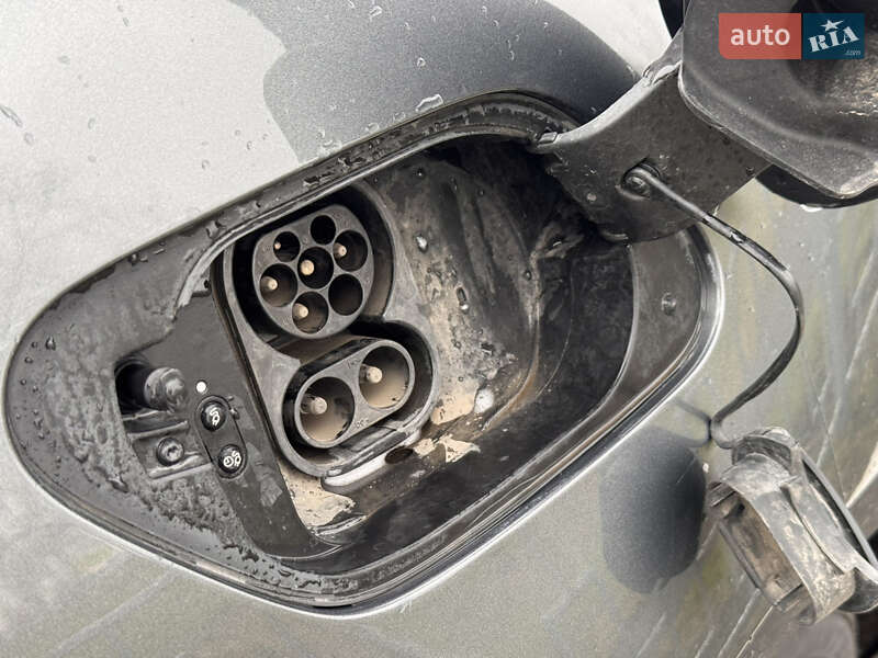 Хэтчбек Volkswagen e-Golf 2017 в Киеве