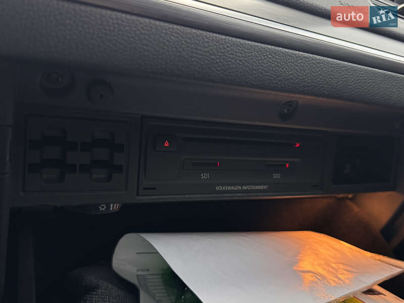 Хэтчбек Volkswagen e-Golf 2017 в Киеве