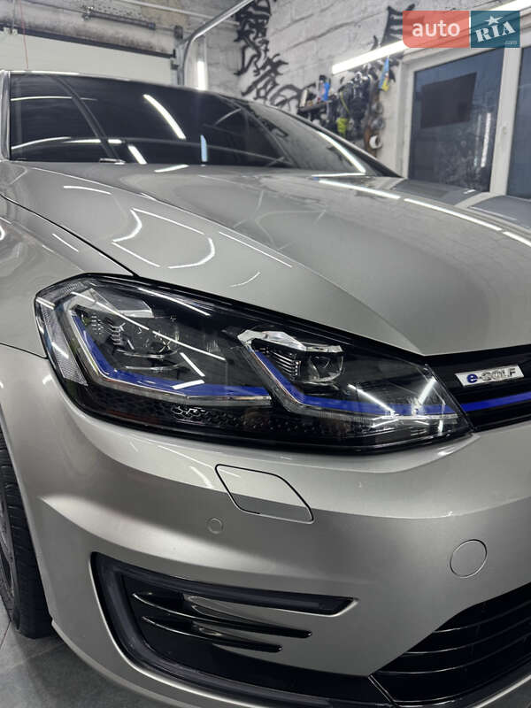 Хэтчбек Volkswagen e-Golf 2019 в Тальном фото 2 Хэтчбек Volkswagen e-Golf 2019 в Тальном