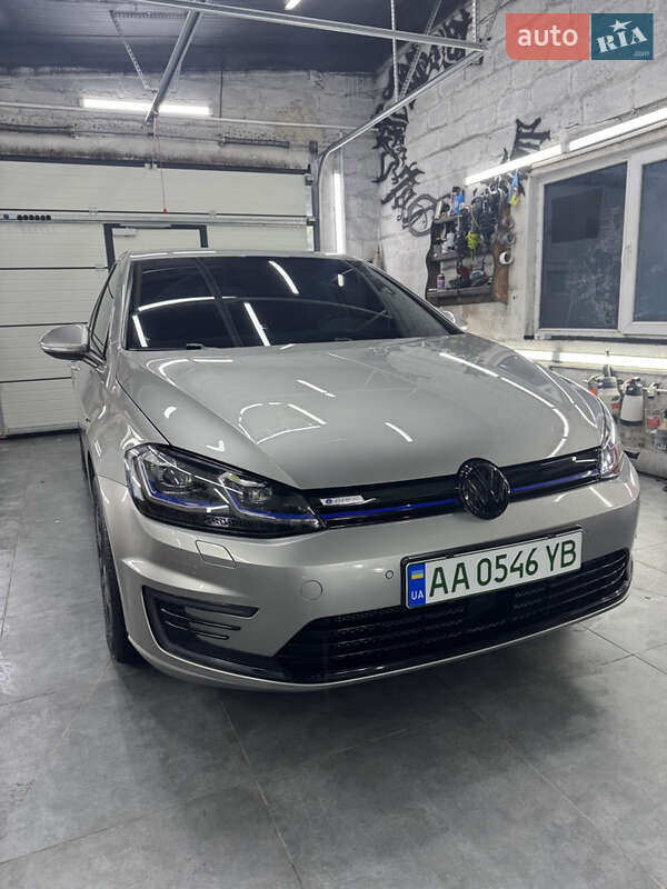 Хэтчбек Volkswagen e-Golf 2019 в Тальном фото 7 Хэтчбек Volkswagen e-Golf 2019 в Тальном