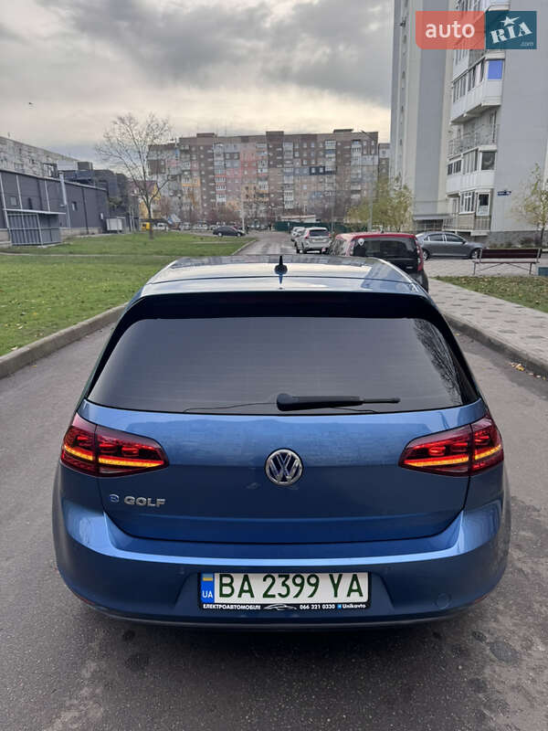 Хетчбек Volkswagen e-Golf 2015 в Кропивницькому
