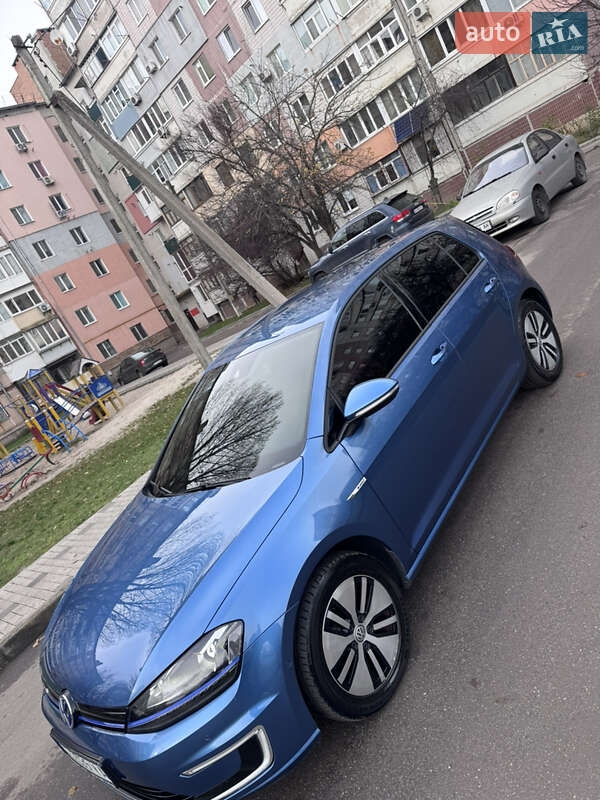 Хетчбек Volkswagen e-Golf 2015 в Кропивницькому