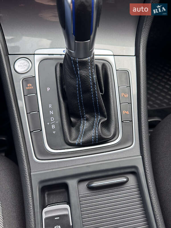 Хетчбек Volkswagen e-Golf 2015 в Кропивницькому