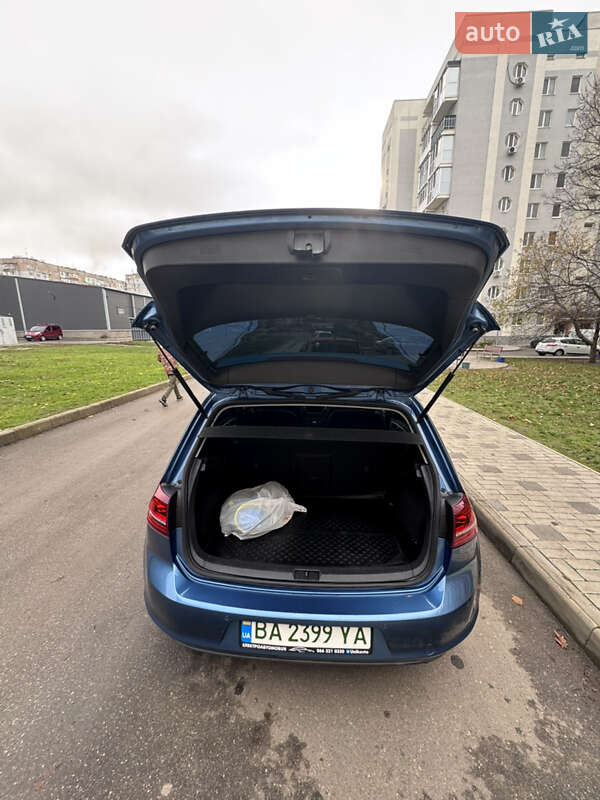 Хетчбек Volkswagen e-Golf 2015 в Кропивницькому