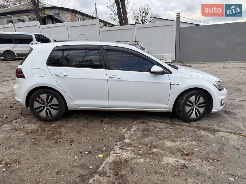 Хэтчбек Volkswagen e-Golf 2015 в Харькове