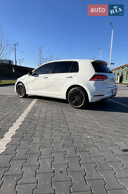 Хэтчбек Volkswagen e-Golf 2019 в Ирпене