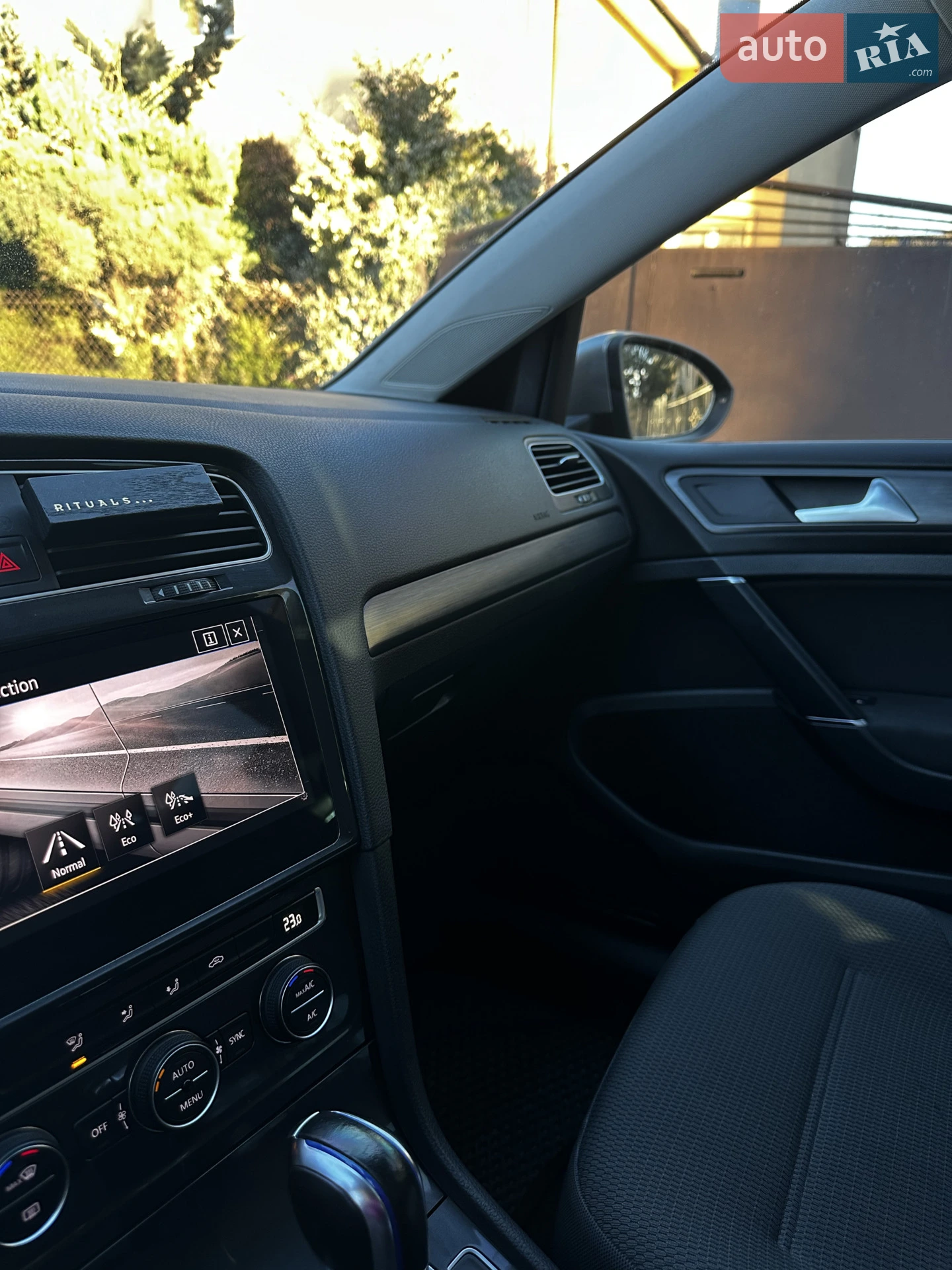 2019 Volkswagen Golf - мініатюра 16