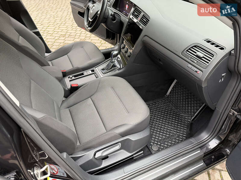 Хэтчбек Volkswagen e-Golf 2018 в Ровно