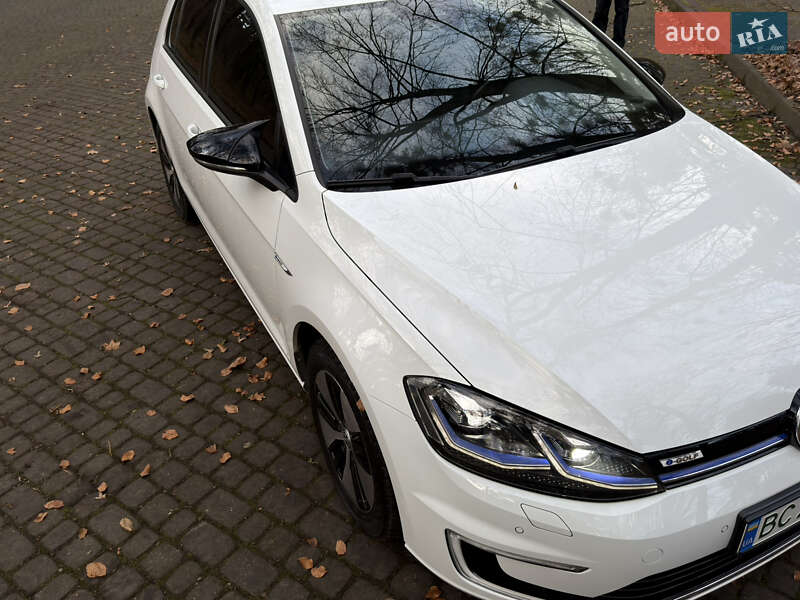 Хэтчбек Volkswagen e-Golf 2017 в Львове
