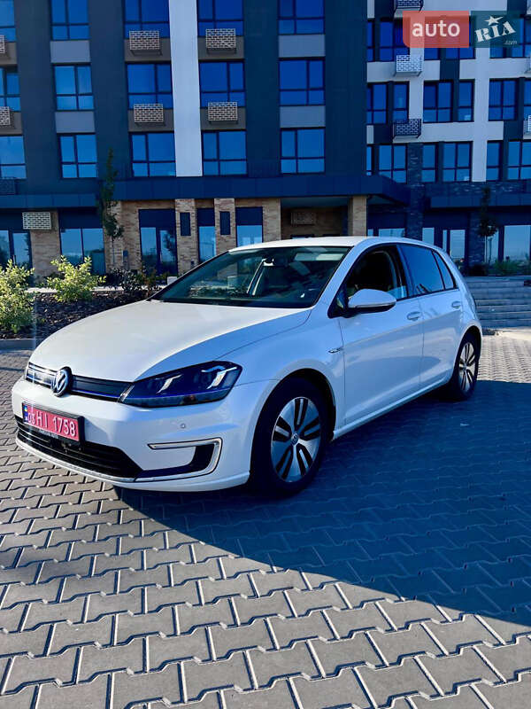 Volkswagen e-Golf 2015