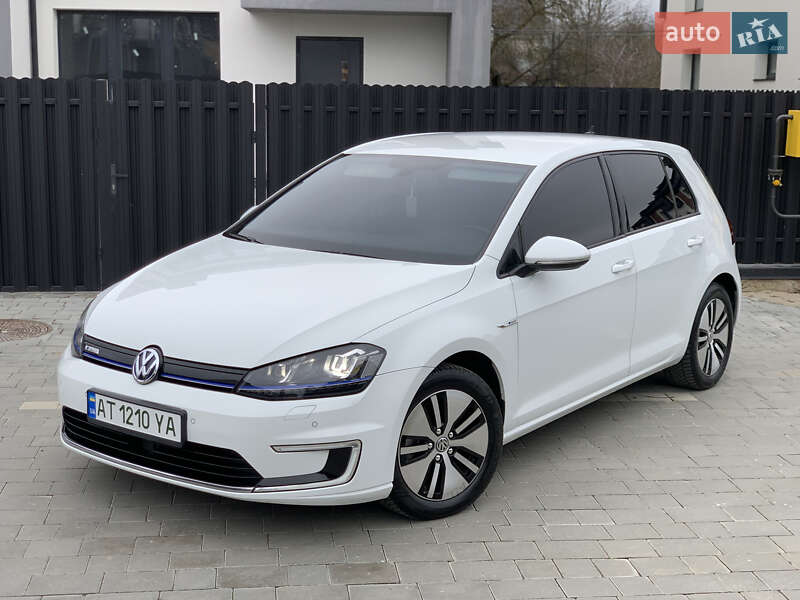 Хэтчбек Volkswagen e-Golf 2015 в Ивано-Франковске