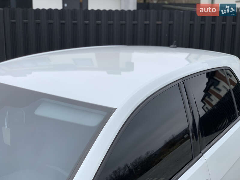 Хэтчбек Volkswagen e-Golf 2015 в Ивано-Франковске