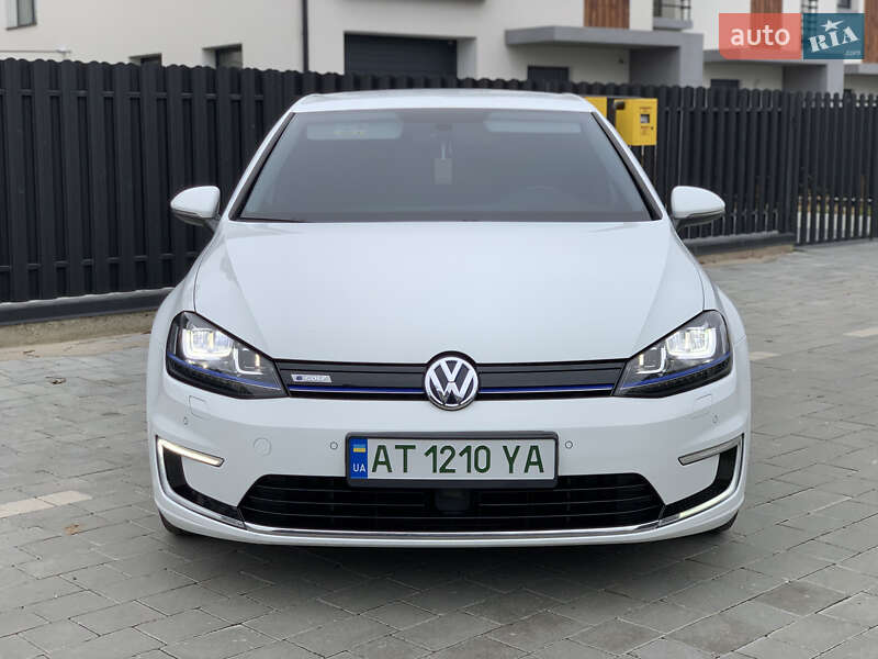 Хэтчбек Volkswagen e-Golf 2015 в Ивано-Франковске