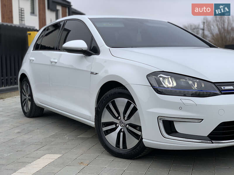 Хэтчбек Volkswagen e-Golf 2015 в Ивано-Франковске