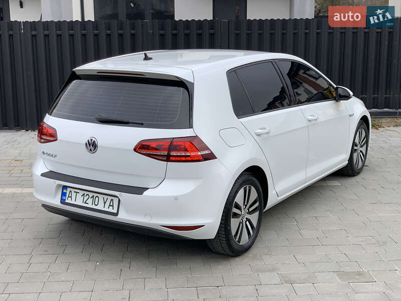 Хэтчбек Volkswagen e-Golf 2015 в Ивано-Франковске