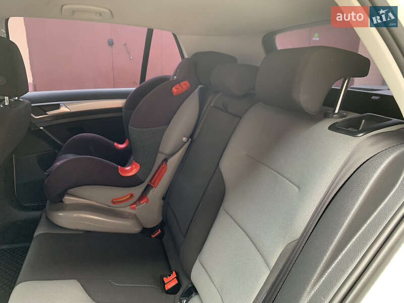 Хэтчбек Volkswagen e-Golf 2015 в Ивано-Франковске