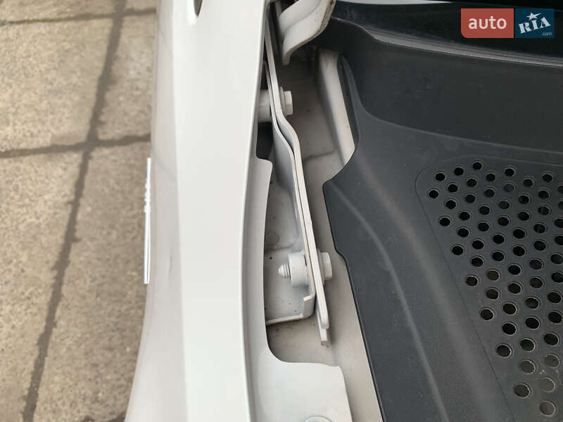 Хэтчбек Volkswagen e-Golf 2015 в Ивано-Франковске