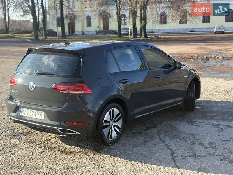 Хэтчбек Volkswagen e-Golf 2017 в Пирятине