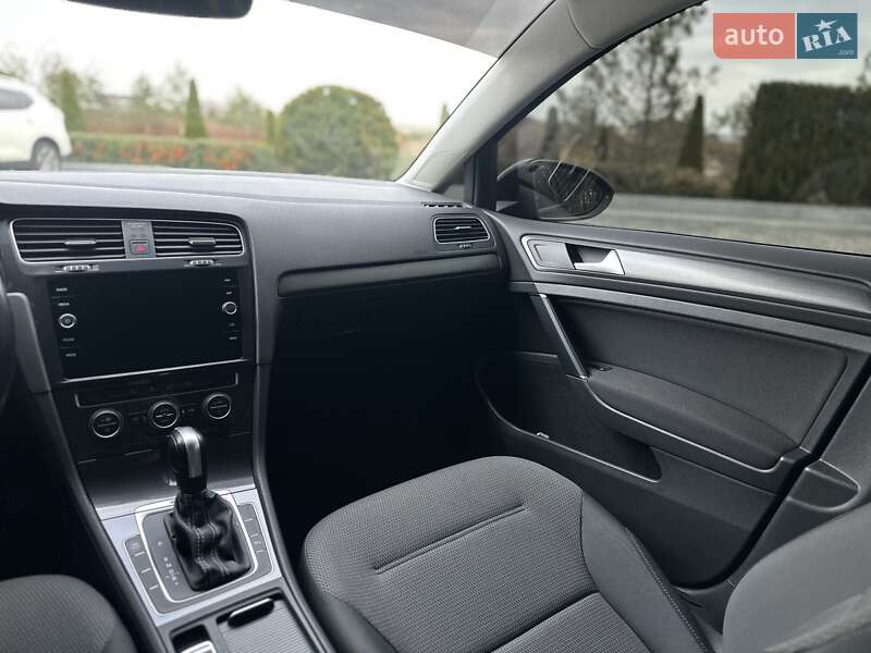 Хэтчбек Volkswagen e-Golf 2020 в Днепре