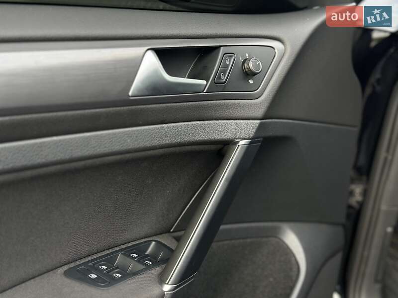 Хэтчбек Volkswagen e-Golf 2020 в Днепре