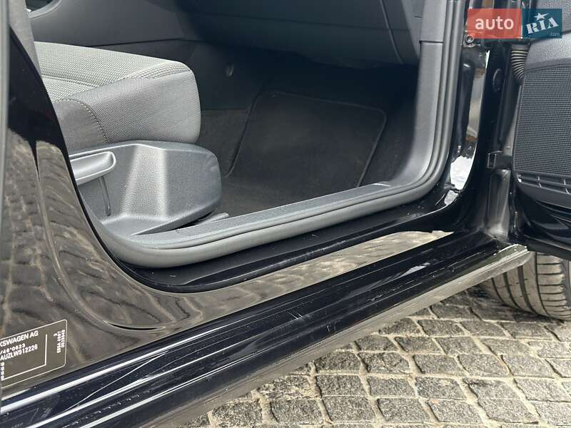 Хэтчбек Volkswagen e-Golf 2020 в Днепре