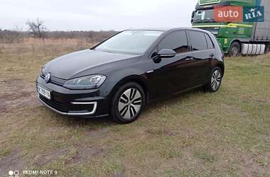 Хэтчбек Volkswagen e-Golf 2015 в Сарнах