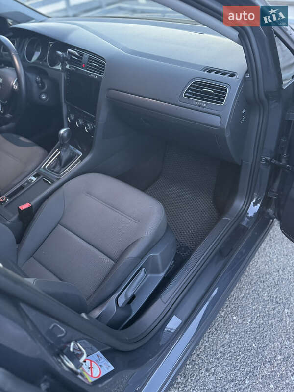 Хэтчбек Volkswagen e-Golf 2020 в Днепре