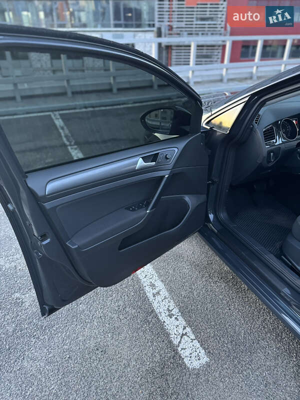 Хэтчбек Volkswagen e-Golf 2020 в Днепре