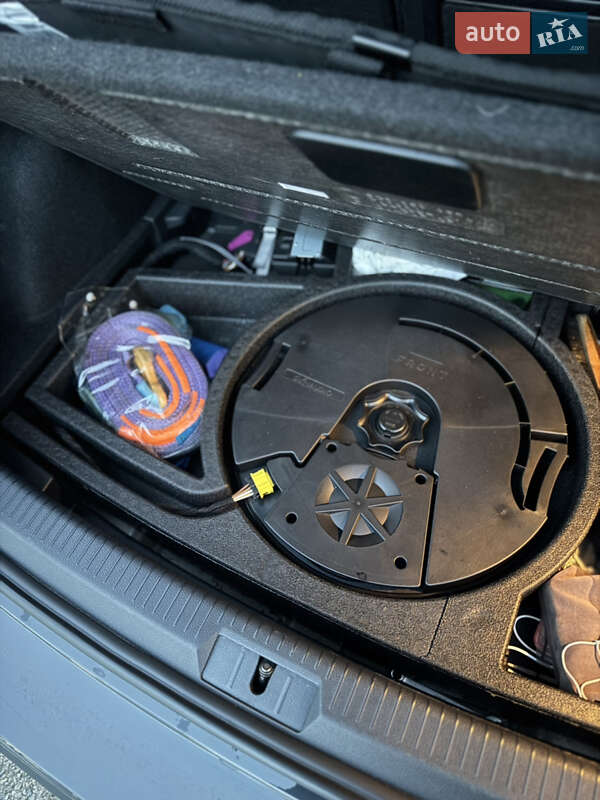 Хэтчбек Volkswagen e-Golf 2020 в Днепре