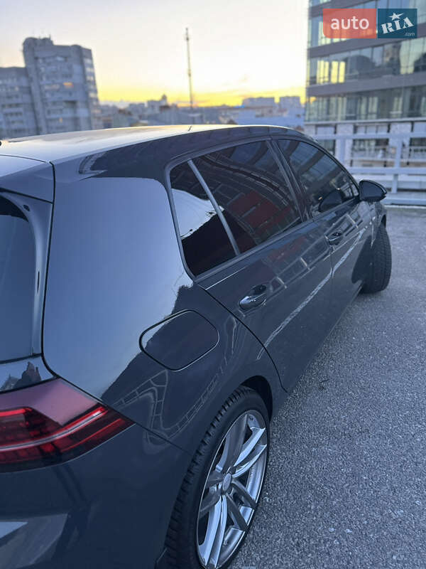 Хэтчбек Volkswagen e-Golf 2020 в Днепре