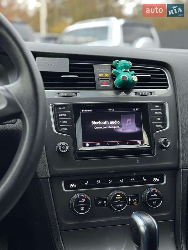 Хетчбек Volkswagen e-Golf 2015 в Чернівцях фото 29 Хетчбек Volkswagen e-Golf 2015 в Чернівцях