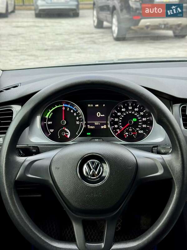 Хетчбек Volkswagen e-Golf 2015 в Чернівцях фото 33 Хетчбек Volkswagen e-Golf 2015 в Чернівцях