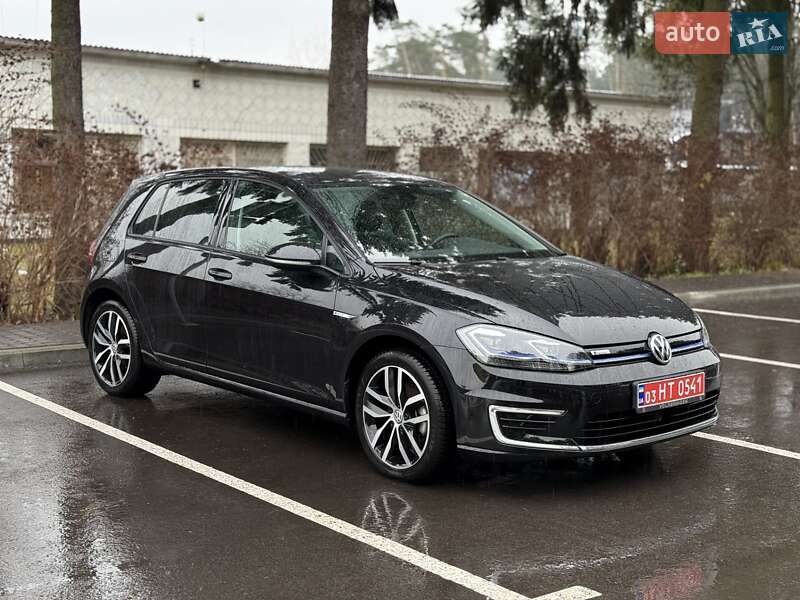 Хэтчбек Volkswagen e-Golf 2019 в Дубно