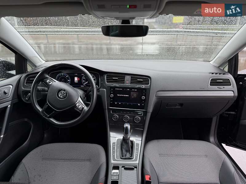 Хэтчбек Volkswagen e-Golf 2019 в Дубно