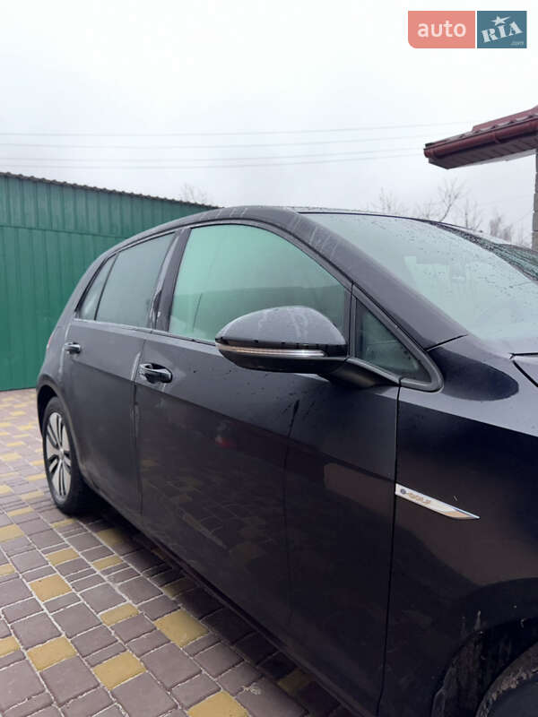Хэтчбек Volkswagen e-Golf 2015 в Ровно