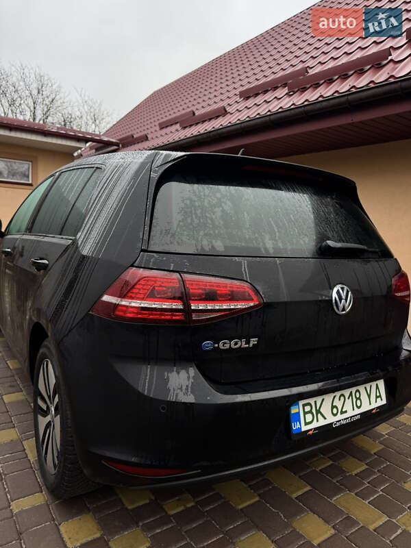 Хэтчбек Volkswagen e-Golf 2015 в Ровно