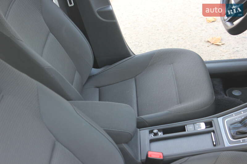 Хэтчбек Volkswagen e-Golf 2020 в Днепре