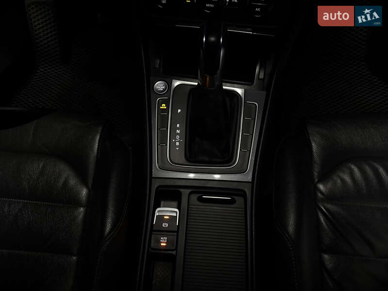 Хэтчбек Volkswagen e-Golf 2015 в Хмельницком