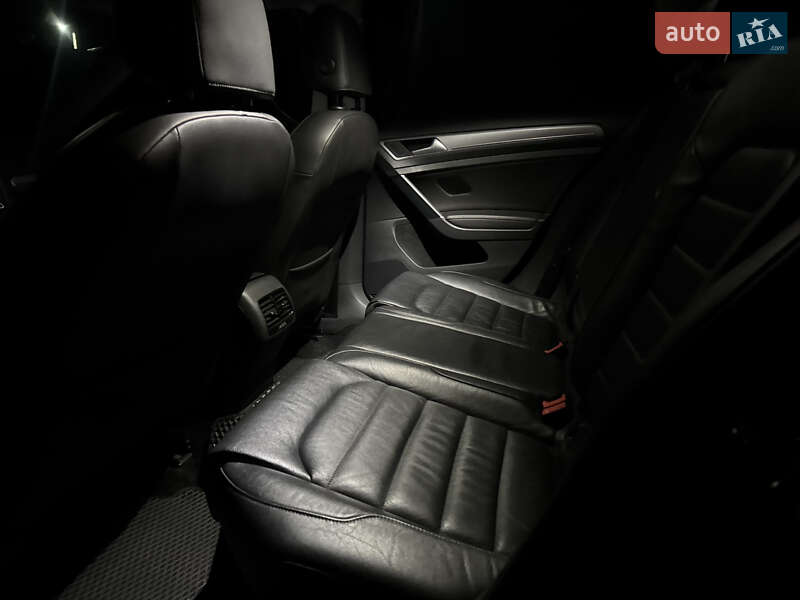 Хэтчбек Volkswagen e-Golf 2015 в Хмельницком